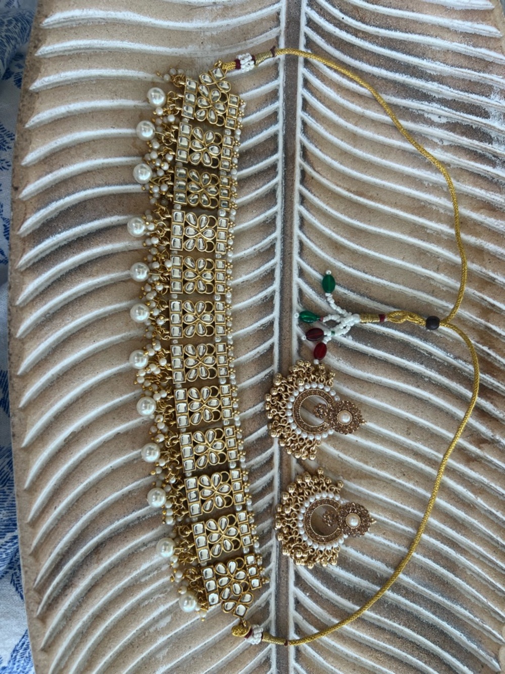 New Indian Ethnic Jewelry Set Choker Necklace Earrings and Tikka Gold Pearl Gems